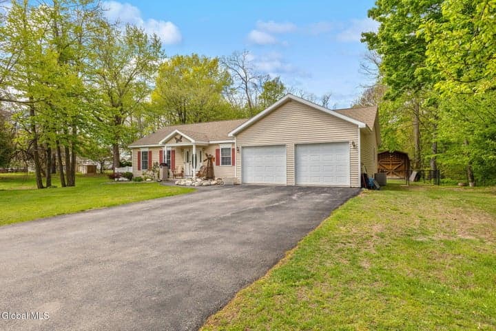 46 Esther Street, Rotterdam, NY, photo 2