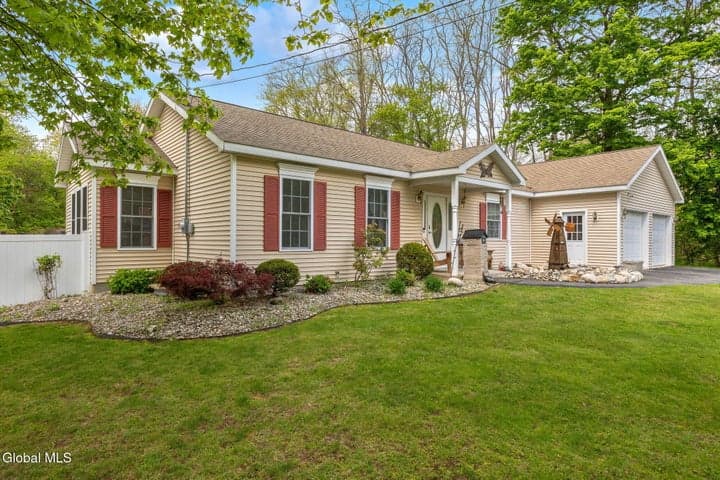 46 Esther Street, Rotterdam, NY, photo 3