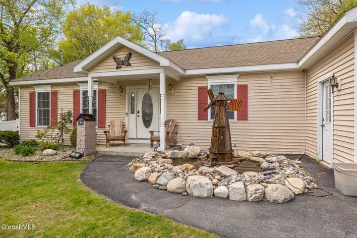 46 Esther Street, Rotterdam, NY, photo 4