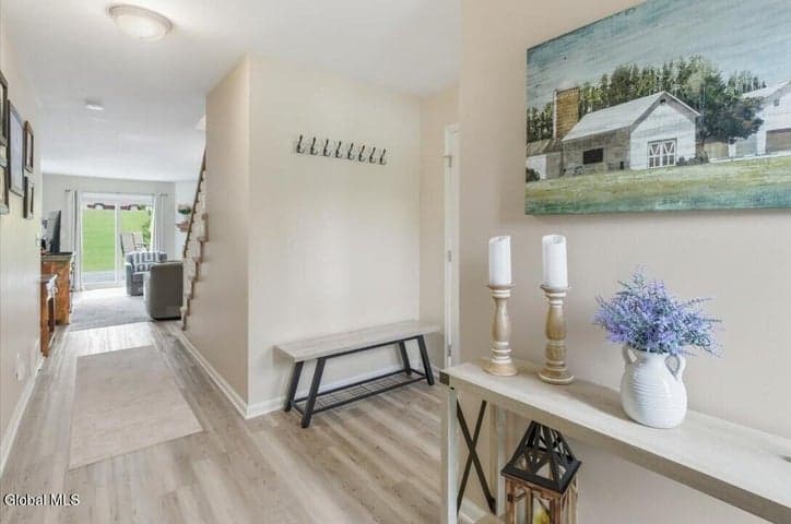 126 Bridgewood Lane, Watervliet, NY, photo 3