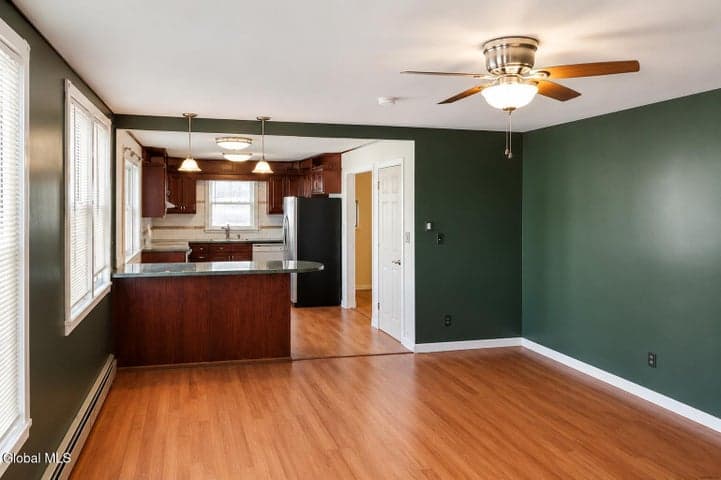 74 James Street, Amsterdam, NY, photo 3