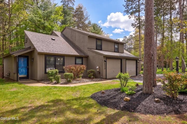 113 Arrow Wood Place, Malta, NY, photo 2
