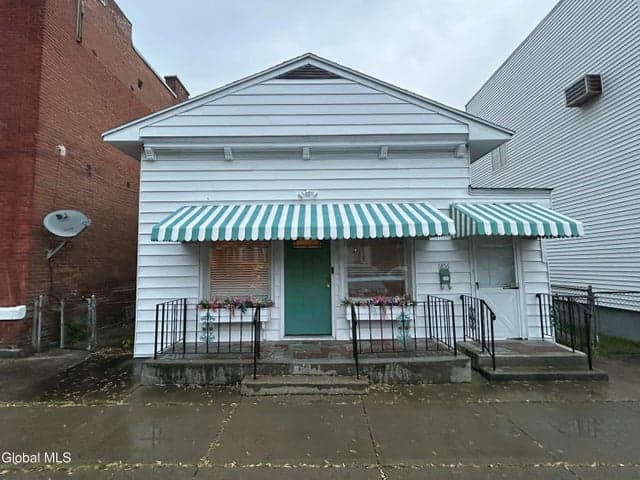 1816 4th Avenue, Watervliet, NY