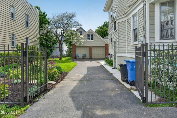 446 Yates Street, Albany, NY, photo 5