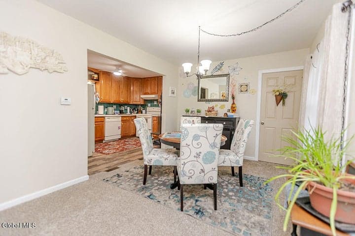 68 Fox Avenue, Colonie, NY, photo 5