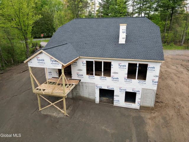 1 Bexley Lane, Halfmoon, NY, photo 3