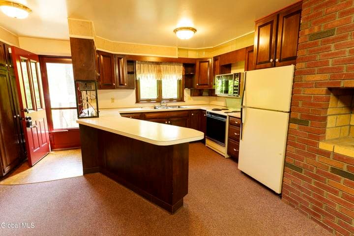681 High Rock Road, New Baltimore, NY, photo 4