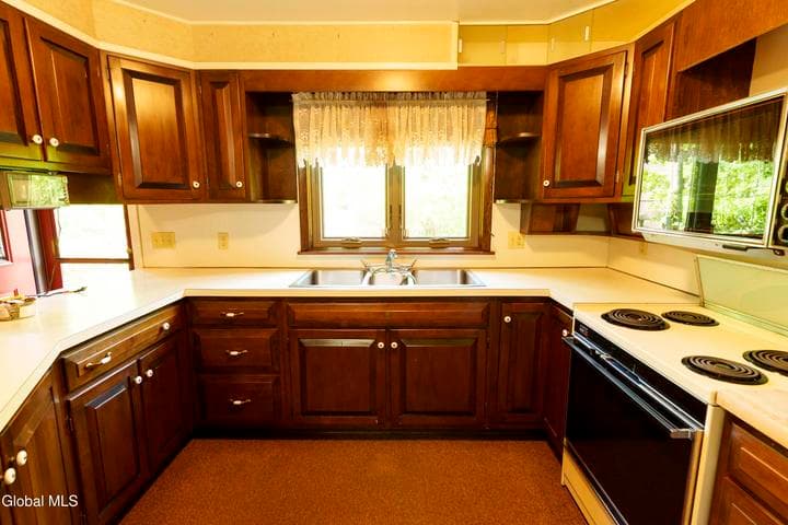 681 High Rock Road, New Baltimore, NY, photo 5