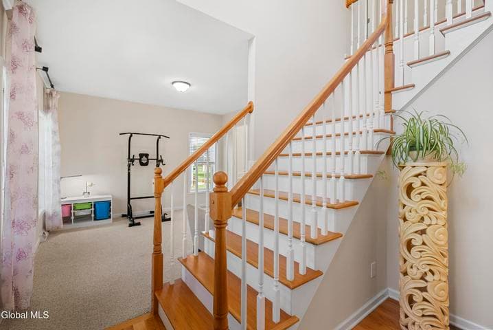 13 Carlson Way, Clifton Park, NY, photo 3