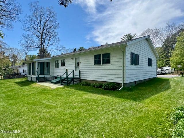 24 Links Avenue, Hadley, NY, photo 3