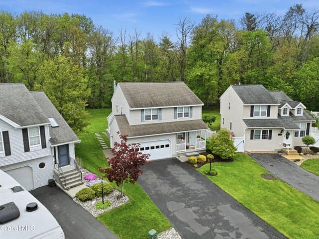 41 Wicken Square, Colonie, NY, photo 1