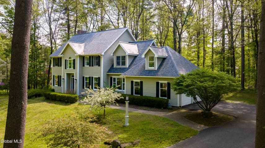 9 Rolling Brook Drive, Saratoga Springs, NY, photo 2