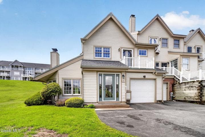 11 Beach Court, Saratoga Springs, NY, photo 1