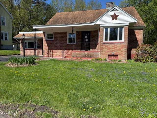 18 Bellevue Avenue, Gloversville, NY