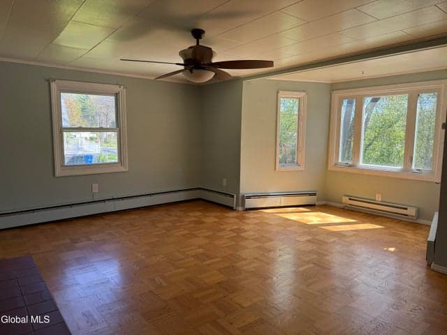 18 Bellevue Avenue, Gloversville, NY, photo 2