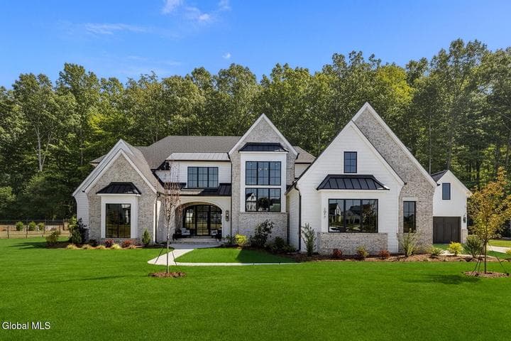 7 Gregory Court, Saratoga Springs, NY