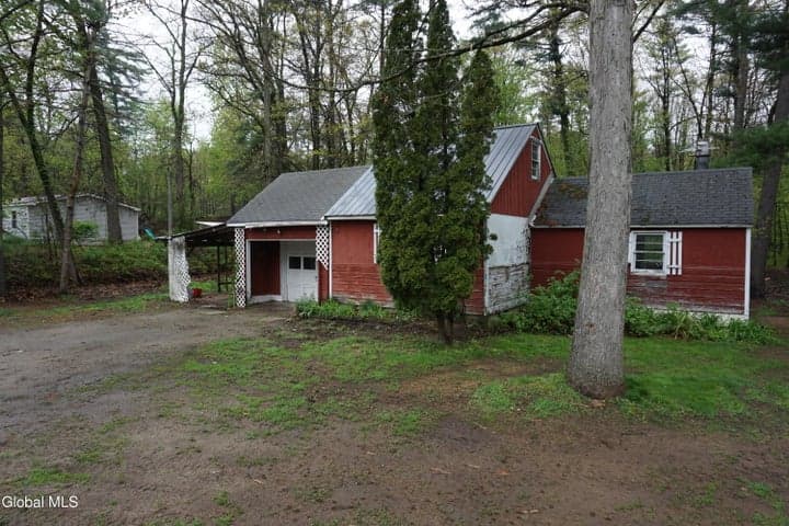 8 Scout Road, Wilton, NY