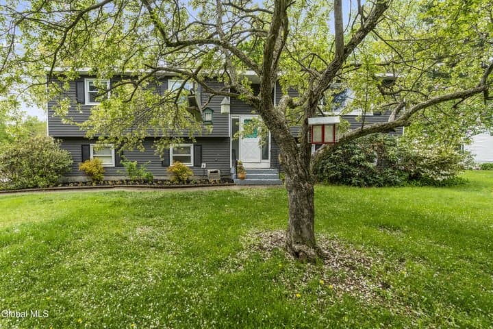 9 Crestmont Drive, Clifton Park, NY, photo 1