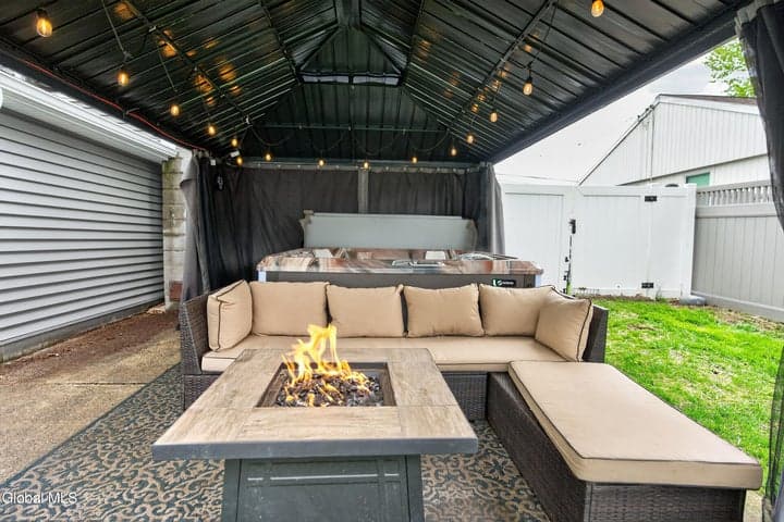 190 Ballston Avenue, Saratoga Springs, NY, photo 4
