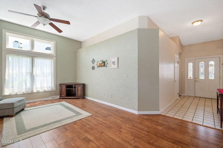 77 Capitol Place, East Greenbush, NY, photo 4