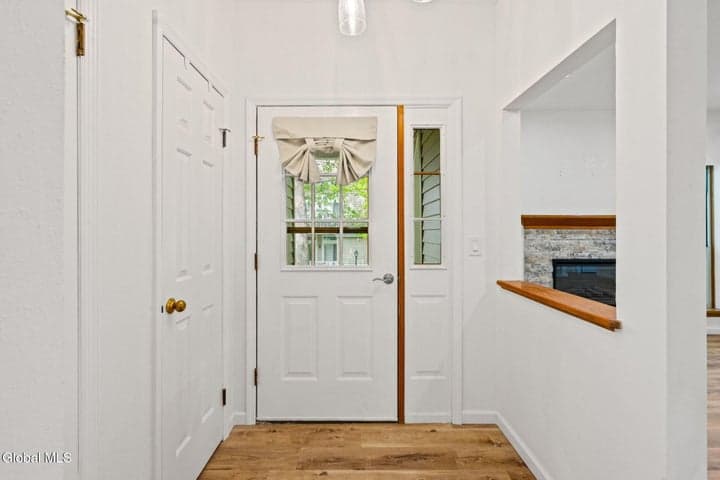 413 Hampton Place Boulevard, North Greenbush, NY, photo 2