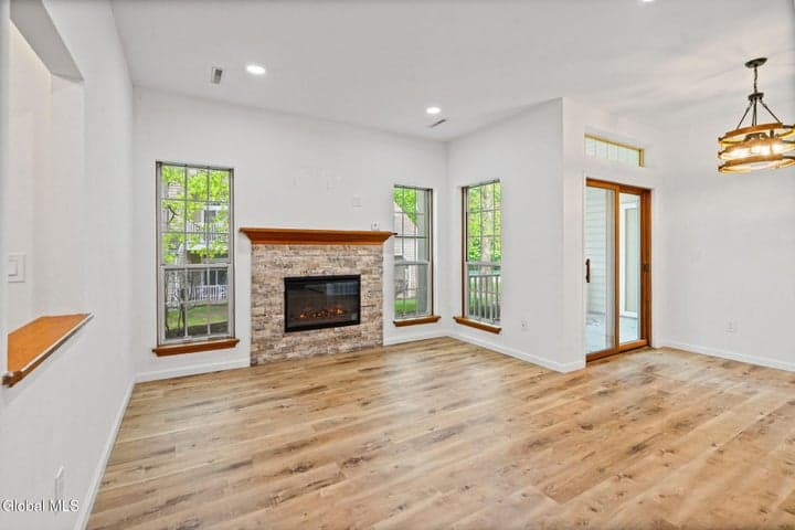 413 Hampton Place Boulevard, North Greenbush, NY, photo 4