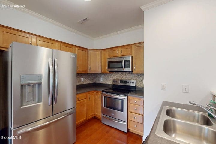 14203 Admirals Walk Drive, Cohoes, NY, photo 5