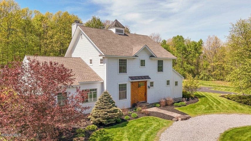 13 Saratoga Farm Road, Malta, NY