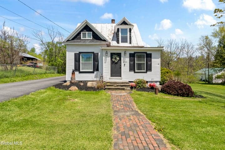 130 Charleston Street, Esperance, NY, photo 1