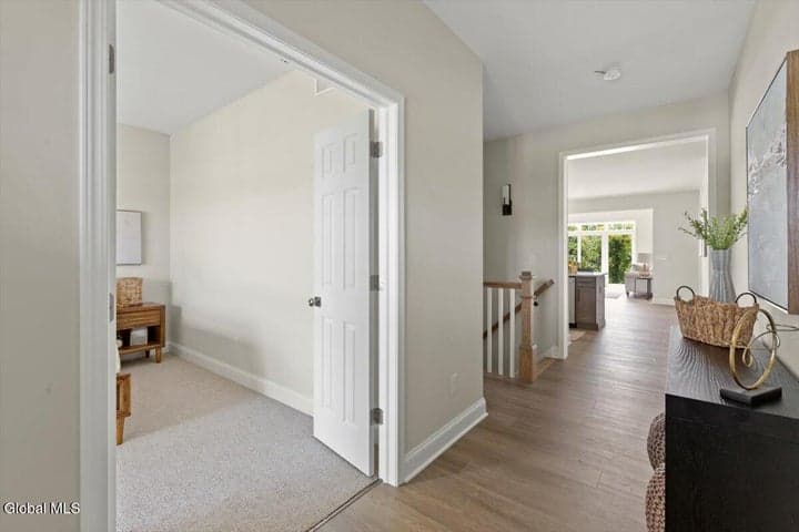 42 Clover Leaf Drive, Halfmoon, NY, photo 5