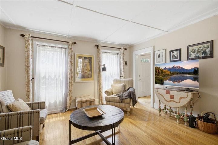 27 Marvin Street, Saratoga Springs, NY, photo 3
