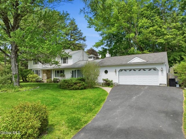 60 Thorndale Road, Slingerlands, NY, photo 2