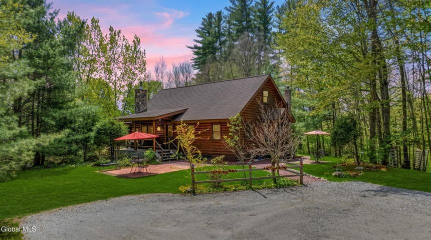 14 Young Road, Middle Grove, NY, photo 2