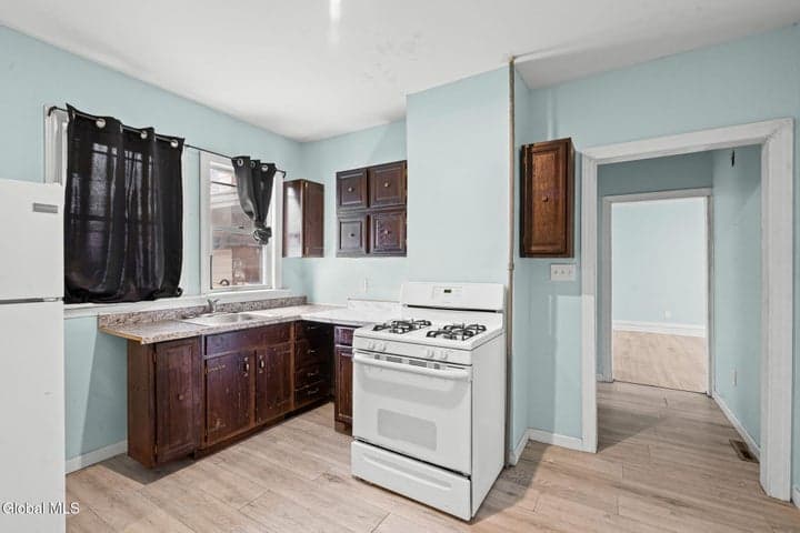 114 Victory Avenue, Schenectady, NY, photo 4