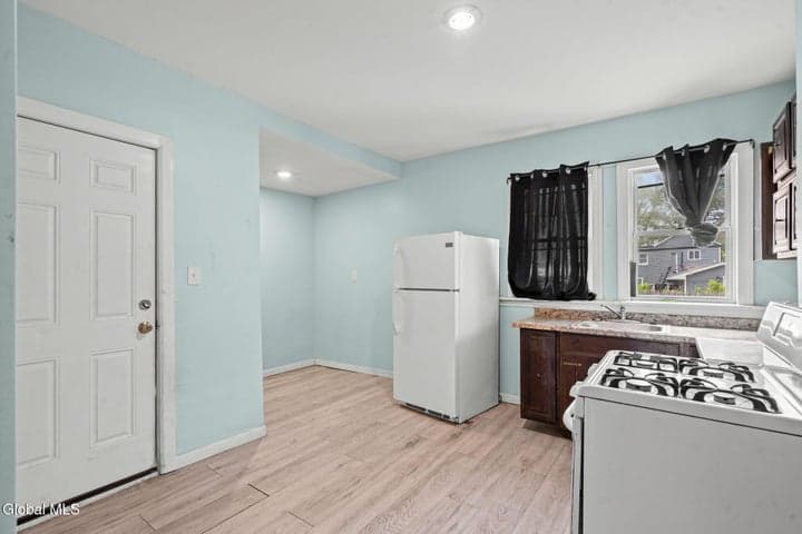 114 Victory Avenue, Schenectady, NY, photo 5