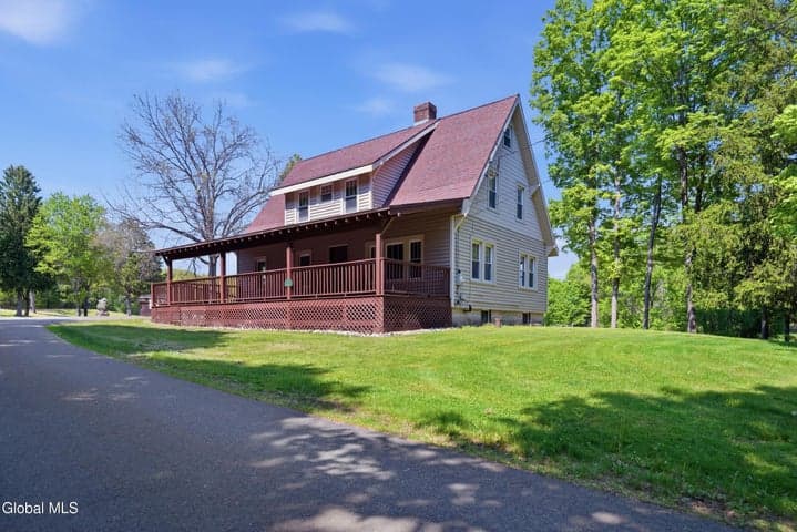 4 Tyler Way, Sand Lake, NY, photo 2