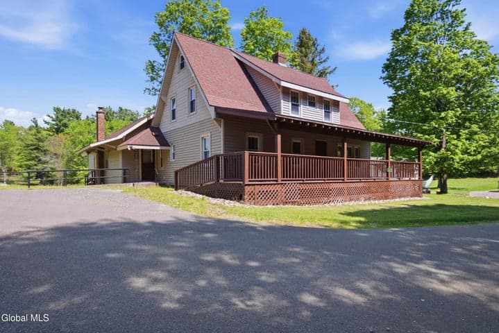 4 Tyler Way, Sand Lake, NY, photo 3
