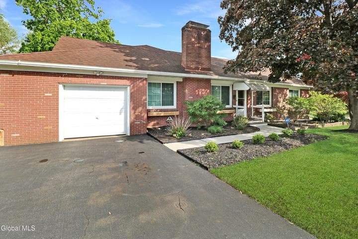 10 Palma Boulevard, Guilderland, NY, photo 3