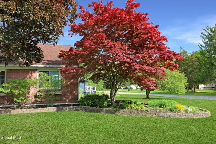 10 Palma Boulevard, Guilderland, NY, photo 5