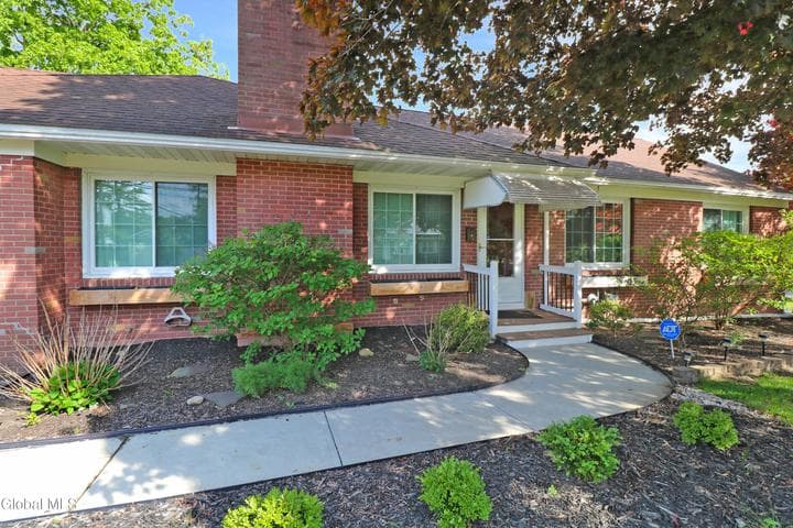 10 Palma Boulevard, Guilderland, NY, photo 2
