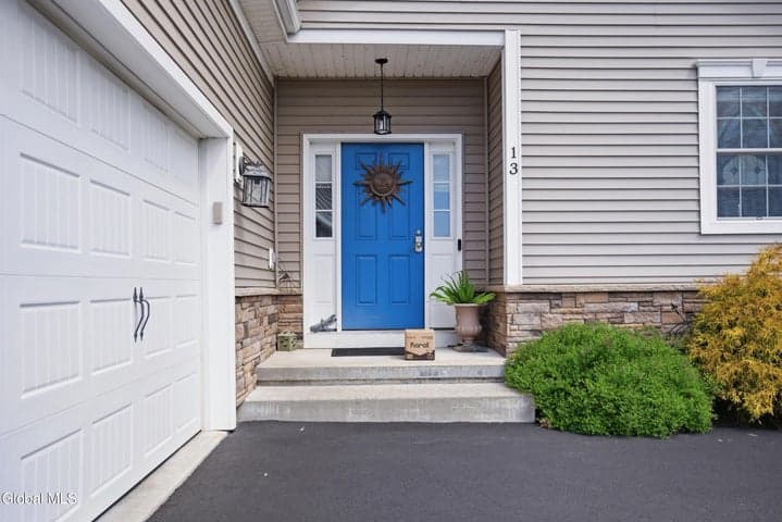 13 Elena Court, Halfmoon, NY, photo 5