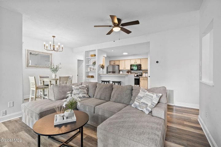 213 Diamond Rock Circle, Troy, NY, photo 2