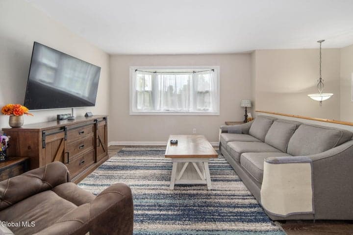 32 Scully Avenue, Latham, NY, photo 5