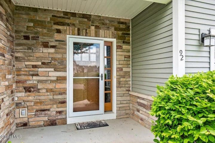92 Lorenzo Drive, North Greenbush, NY, photo 2