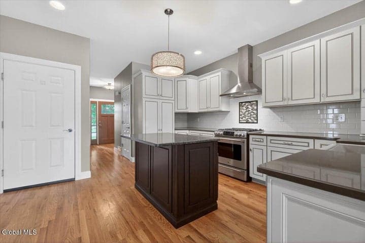 92 Lorenzo Drive, North Greenbush, NY, photo 4