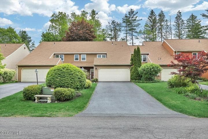 6 Quincy Road, Glenmont, NY, photo 1