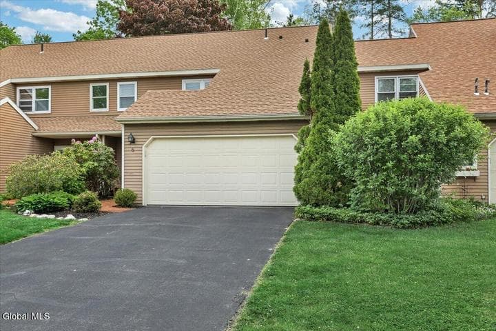 6 Quincy Road, Glenmont, NY, photo 3