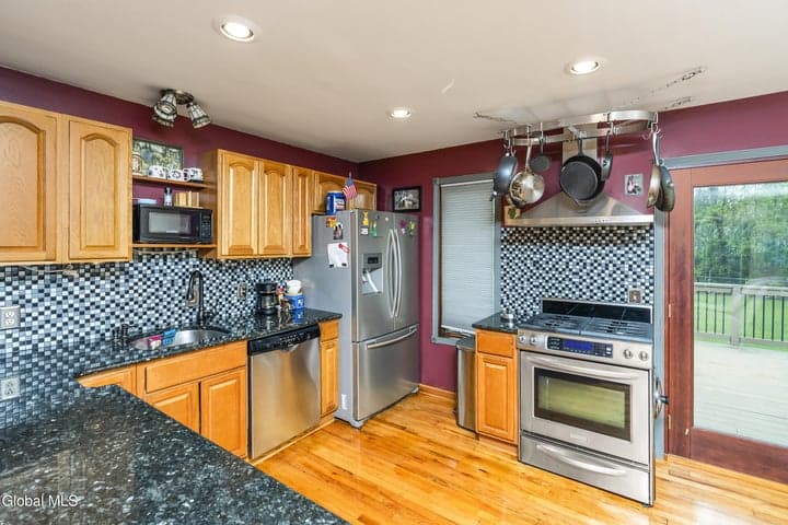 331 Butterfield Avenue, Glenville, NY, photo 3