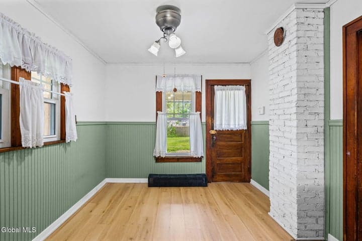 36 New Turnpike Road, Troy, NY, photo 4