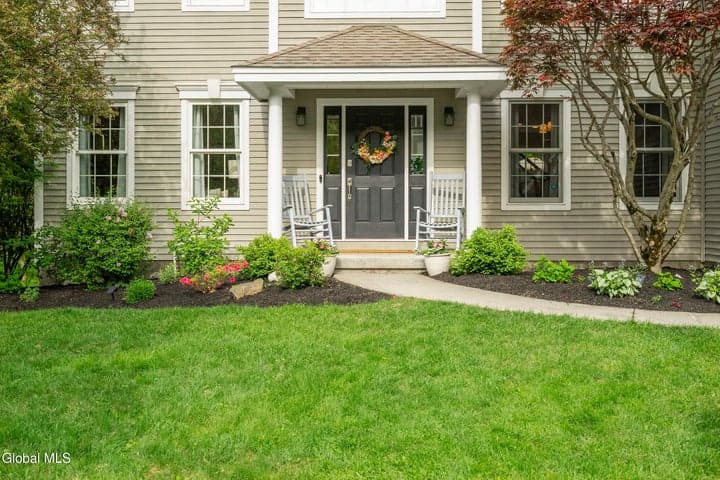 33 Tyler Drive, Saratoga Springs, NY, photo 2